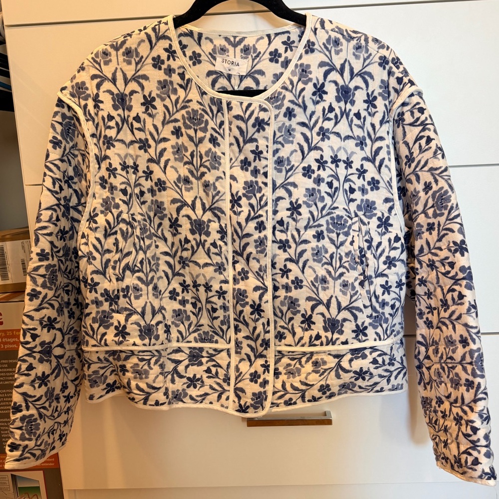 Storia Cream Quilted Jacket with Blue Floral Print